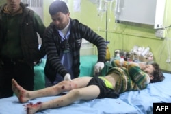 Предполагаемая жертва химической атаки в провинции Идлиб 4 апреля 2017 года