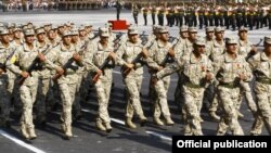 Armenia - Armenian soldiers march in a military parade in Yerevan, 21Sept2011.