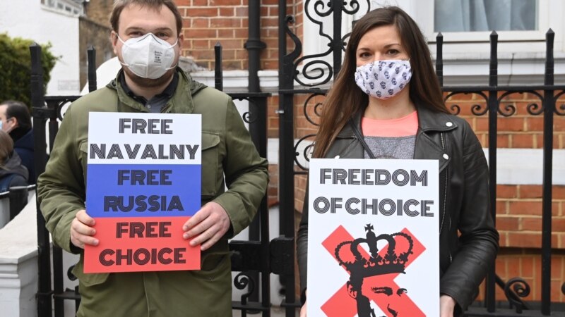 Россия: мобильное приложение оппозиционера Навального снова доступно в Google Play