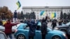 Херсонці зібралися в центрі міста і святкують звільнення від російської окупації. Херсон, 12 листопада 2022 року