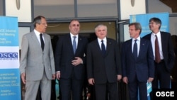 Մինսկի խմբում համանախագահող երկրների պատվիրակությունների ղեկավարները, Հայաստանի եւ Ադրբեջանի արտգործնախարարները Ղազախստանում ԵԱՀԿ-ի արտգործնախարարների ոչ պաշտոնական հանդիպմանը: 17 հուլիսի, 2010 թ.