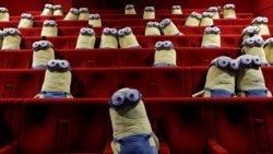В кинозале рассажены фигурки «миньонов» для того, чтобы посетители одного из кинотеатров Парижа держали физическую дистанцию во время киносеанса