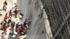 Палестинцы проводят акцию протеста около разделительной стены, Иерусалим