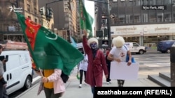 Акция протеста против репрессий в Туркменистане. Нью Йорк