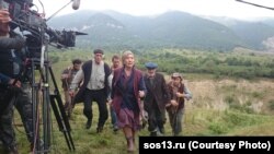 Фильм повествует о добром и вечном, полностью оставляя за кадром очень непростую действительность грузино-осетинских отношений