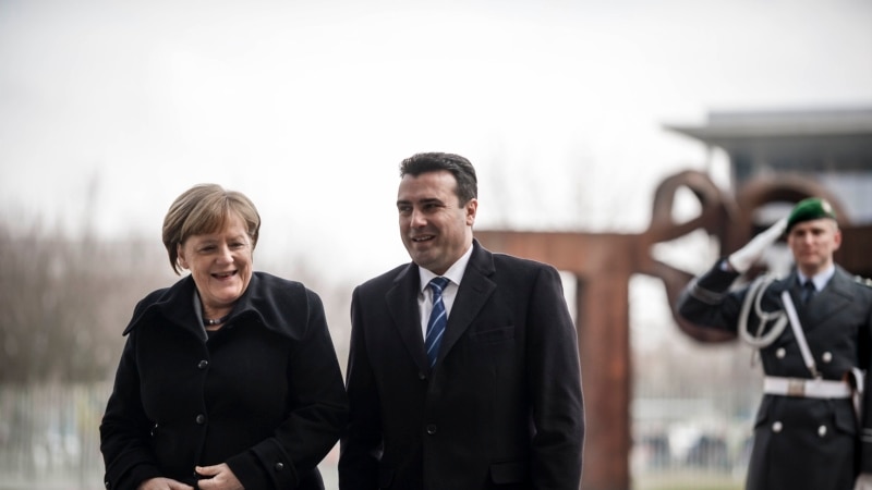 Merkelova razgovarala sa Zaevom i Ciprasom telefonom