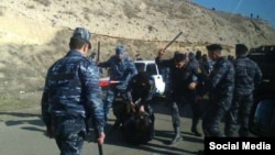 Nagorno-Karabakh - Police beat up opposition activists from Yerevan attempting to enter Karabakh 31Jan2015.