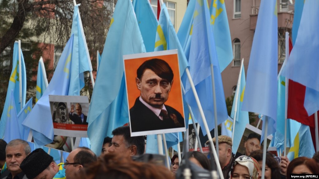 Акція кримських татар під посольством Росії в Туреччині. Анкара, 10 грудня 2014 року