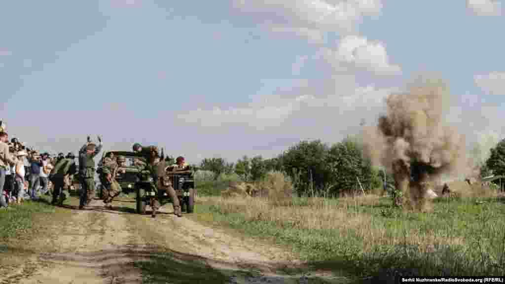 Армію союзників починає обстрілювати артилерія Вермахту