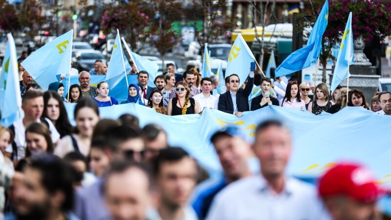 Kyivde Qırımtatar bayrağı kününi nasıl keçirdiler (fotoreportaj)