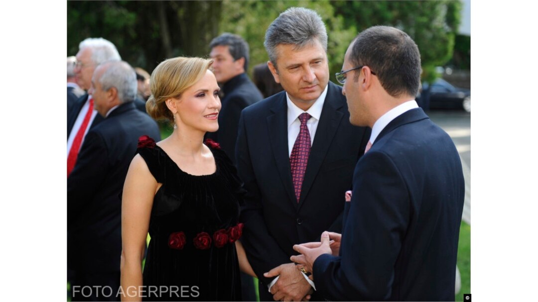 Gabriela Firea (stânga) și Florentin Pandele (centru).