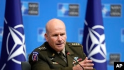 Generalul american Christopher G. Cavoli le-a transmis jurnaliștilor acreditați la NATO că Rusia nu ar avea, de fapt, capacitatea de a continua un atac relevant în nord-estul Ucrainei.