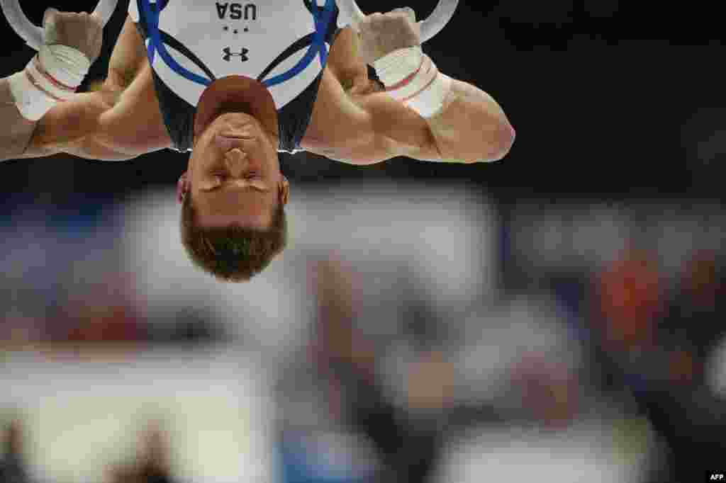 Gimnastul american Samuel Mikulak la campionatul mondial de gimnastică artistică din Antwerp, Belgia