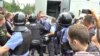 Ва Ўкраіне шасьцёх паліцэйскіх прыйшлося ратаваць ад самасуду: людзі ўпэўненыя, што тыя забілі затрыманага