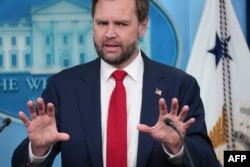 Potpredsednik SAD Džej Di Vens na brifingu za novinare u Beloj kući u Vašingtonu, jun 2026.