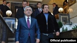 Armenia - President Serzh Sarkisian visits a new leisure center built by businessman Gagik Tsarukian (R) in Tsaghkadzor, 20Dec2017.