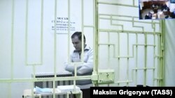 Раюдин Юсуфов в заключении во время судебного слушания, 5 марта 2018 года