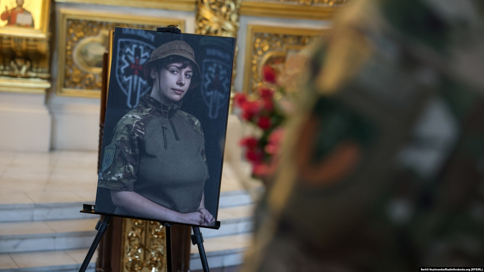 У Києві попрощалися з 25-річною парамедикинею, яка загинула, рятуючи поранених від удару РФ