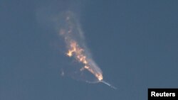 Noua rachetă mamut a companiei SpaceX, Starship, a explodat la cteva minute de la lansare.