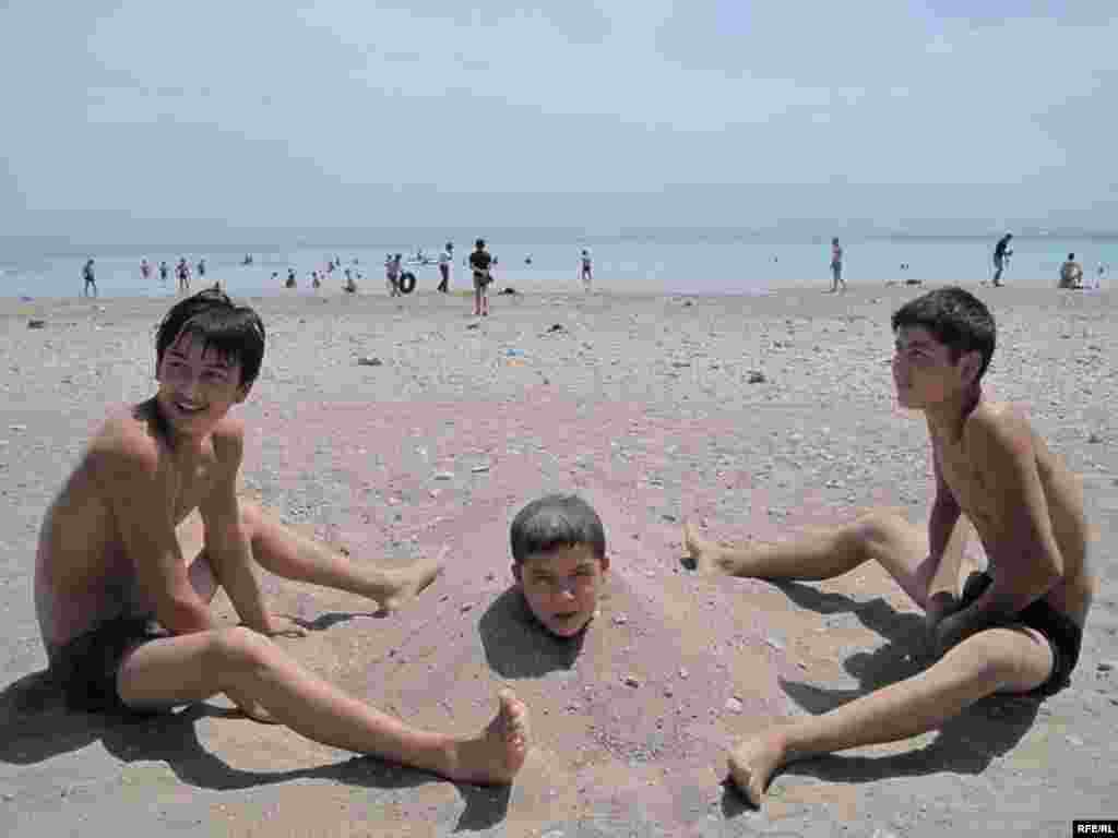 Дар соҳили Баҳри Тоҷик #5