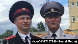 Кирилл Храмеев (слева) и Юрий Храмеев, 2016 год, церемония выпуска курсантов Санкт-Петербургского Суворовского военного училища МВД России
