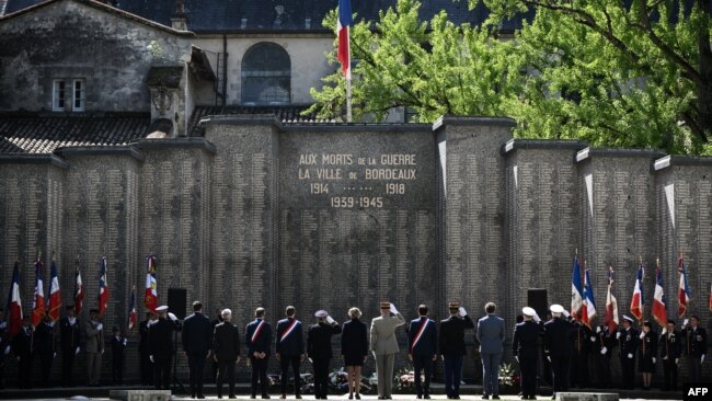 بزرگداشت هشتادمین سالگرد پایان جنگ جهانی دوم، بنای یادبود در شهر بوردو، فرانسه
