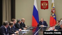 Prezident Wladimir Putin Russiýanyň Howpsuzlyk Geňeşiniň wekilleri bilen maslahat geçirýär. Moskwa. 20-nji ýanwar
