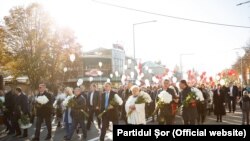 Fără mască sau distanță socială: Hramul orașului Orhei, organizat de partidul Șor, 8 noiembrie 2020.