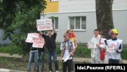 Martorii lui Iehova sunt tratați cu agresivitate în Rusia. În imagine, o acțiunea împotriva acestui grup religios realizată în 2019 