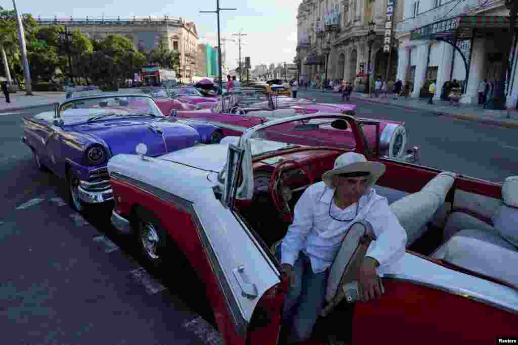 Kuba nagy autós múltra tekint vissza. A 20. század első felében mintegy 50 éven keresztül hoztak be amerikai autókat, és az ország Latin-Amerika egyik legnagyobb importőre lett