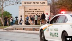 پایگاه فورت هود، که در سال ۲۰۰۹ محل یکی از مرگبارترین تیراندازی‌ها در یک پایگاه نظامی آمریکا بود.