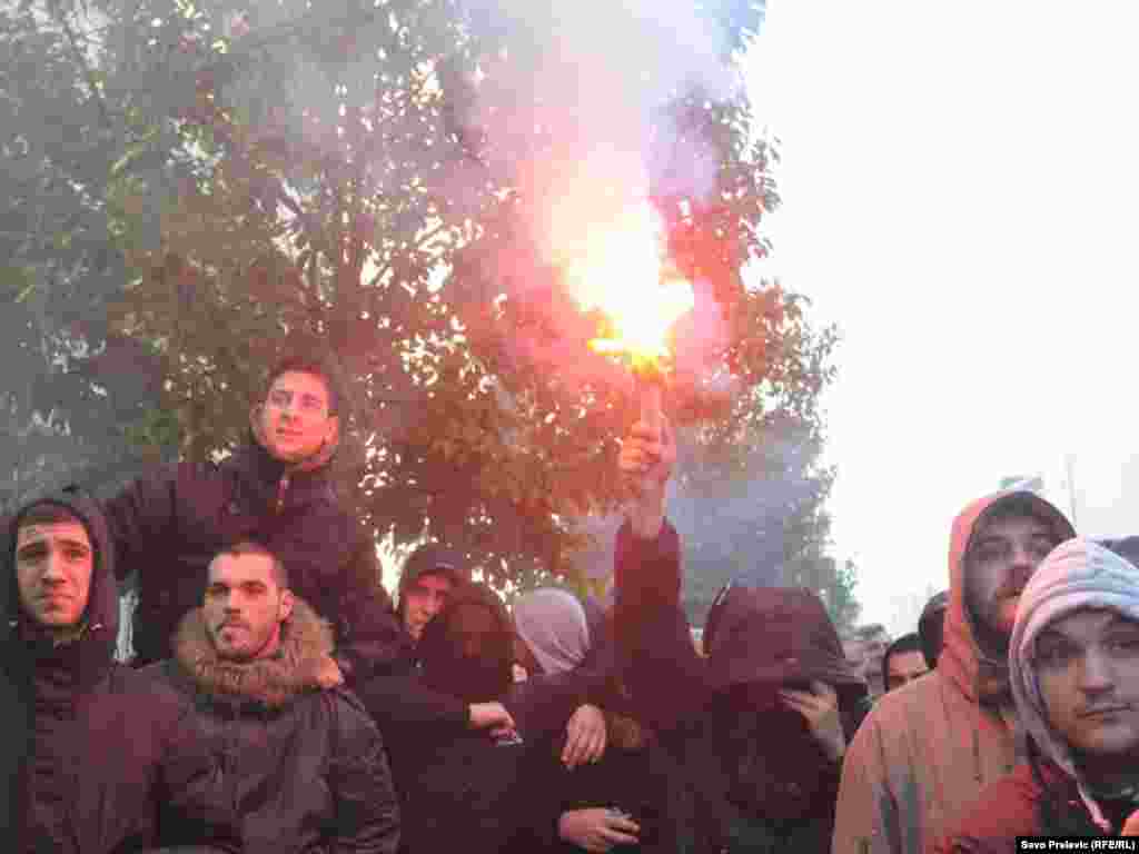 U Podgorici je nekoliko hiljada ljudi 21. januara 2012. protestovalo ispred zgrade crnogorske Vlade, zbog te&scaron;kog socijalno-ekonomskog stanja u Crnoj Gori. Protest je organizovala Unija slobodnih sindikata, uz podr&scaron;ku Mreže za afirmaciju nevl