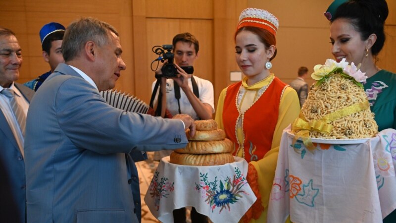 Үзбәкстан татарлары Миңнехановтан җирле телеканалда татар телендә эфир вакыты алуда ярдәм сорады