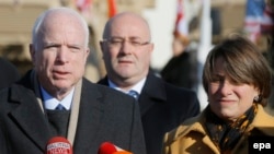 John McCain (left) and Amy Klobuchar (right) , two of the U.S. senators behind the initiative (file photo)