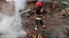 Рятувальники гасять пожежу, що сталася після російського удару, Чернігівщина, архівне фото