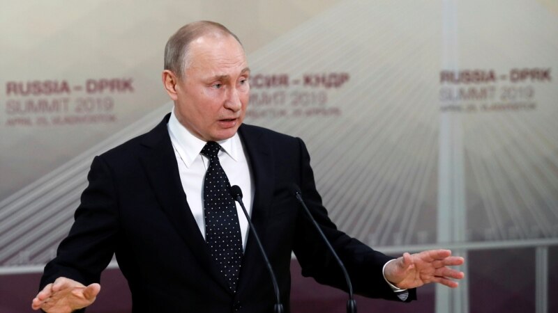 Путин ги отфрла критиките за руско државјанство за Украинците