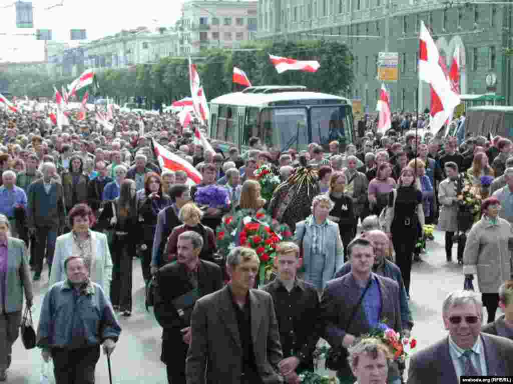 Разьвітаньне з Васілём Быкавым. Шэсьце да Усходніх могілак