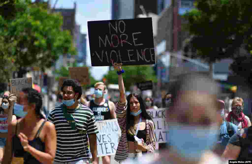 Марш на &quot;Black Trans Lives Matter&quot; против полициската бруталност Бруклин&nbsp;