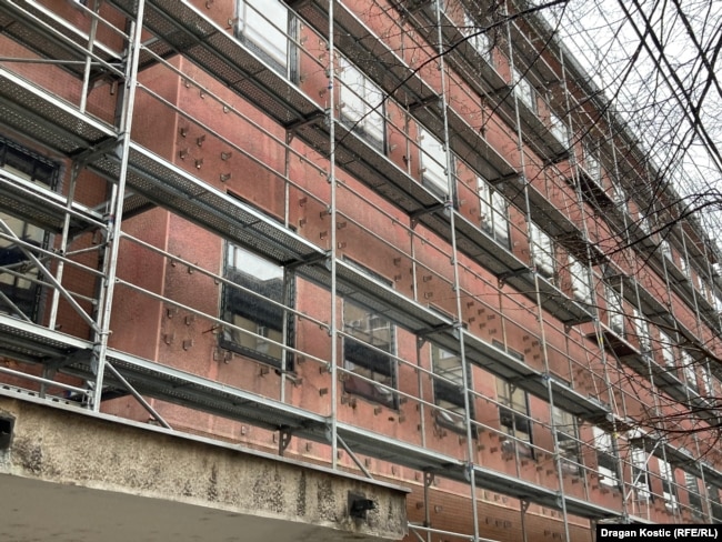 Ndërtesa në Beograd, ku kompania ka regjistruar selinë e saj. Radio Evropa e Lirë gjeti vendin e ndërtimit atje më 30 mars.