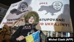 Під час акції протесту проти агресії Росії щодо України. Прага, 22 лютого 2022 року