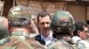 Bashar Assad hərbçilər arasında, 1 avqust 2013