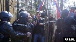 Sukob ratnih invalida sa policijom tokom protesta u Banjaluci, 26. marta 2008, Foto: Milorad Milojević