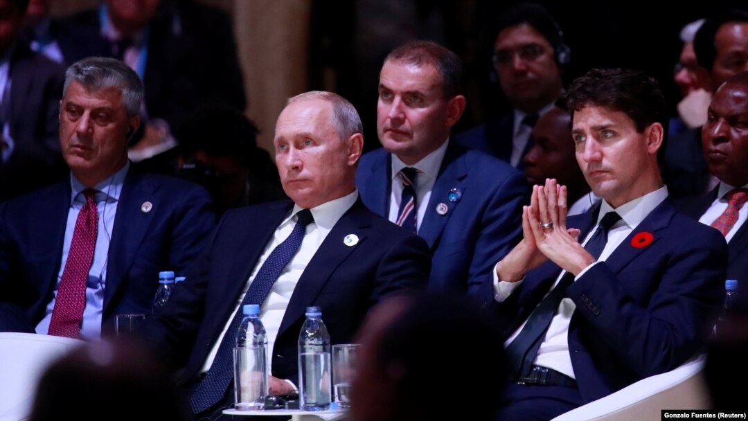 Tači sedeo bliže Putinu i Makronu nego Vučić 