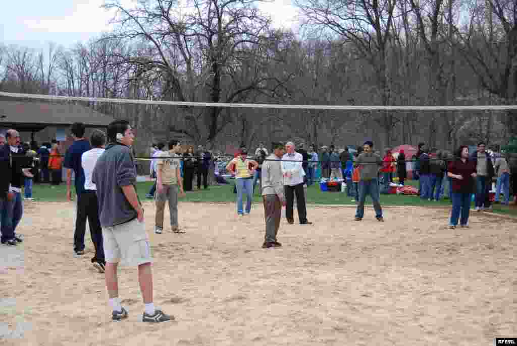 U.S. -- 13 Bedar in Black Hill, is the Persian Festival of springs. It is a full day of mass Outdoors Picnic, which occurs on the 13th day of Norouz, 01Apr2007