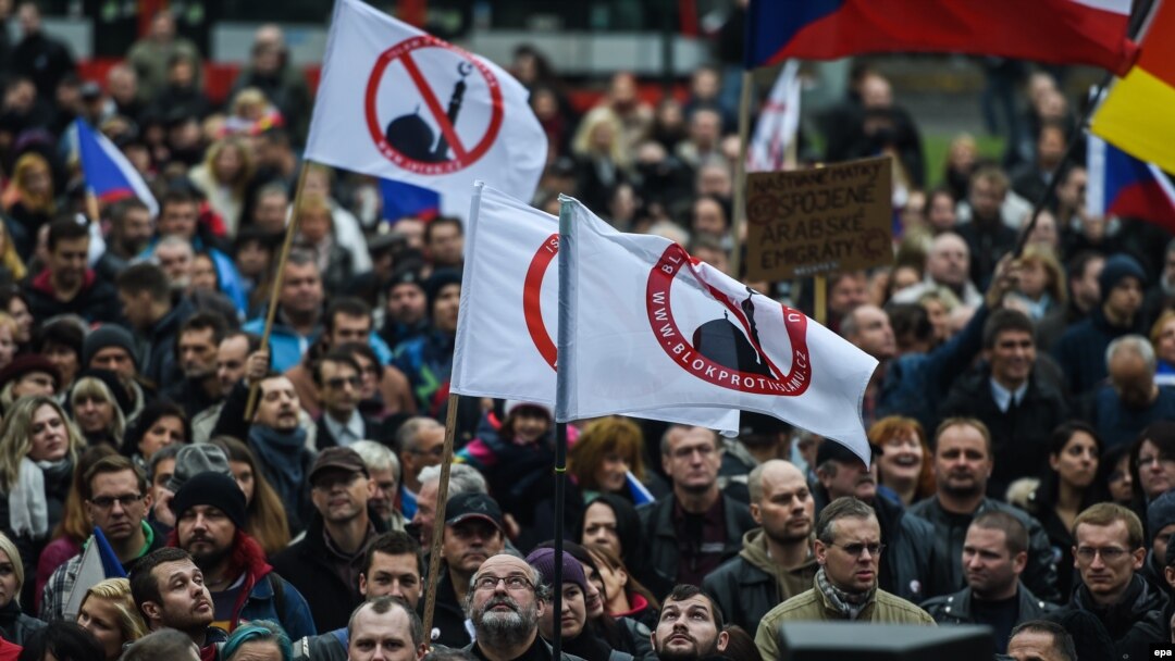 izmenjena slika o islamu utiče i na percepciju te religije na Balkanu (Foto: antiislamski protesti u Pragu 2015)