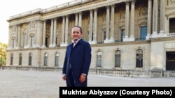 Проживающий во Франции бывший банкир Мухтар Аблязов, позиционирующий себя личным политическим противником президента Нурсултана Назарбаева. Париж, конец ноября 2017 года.