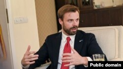 Diplomati amerikan, Brendan Hanrahan.