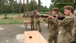 У 13 років в армію. Як військовий ліцей вперше набирає на навчання дівчат (відео)