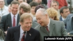 Вацлав Гавел и Александр Дубчек, 1990 год