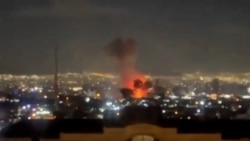 Вогняна куля після повідомлень про удари поблизу штаб-квартири мовлення Ісламської Республіки Іран у Тегерані, Іран, 1 березня 2026 року. Скриншот з відео у соцмережах